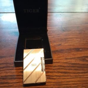 NIB Tiger Lighter